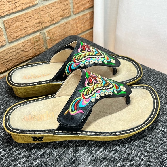 Alegria Vanessa thong sandals in the Chrysalis Black - 38 /8-8.5 - Picture 4 of 9